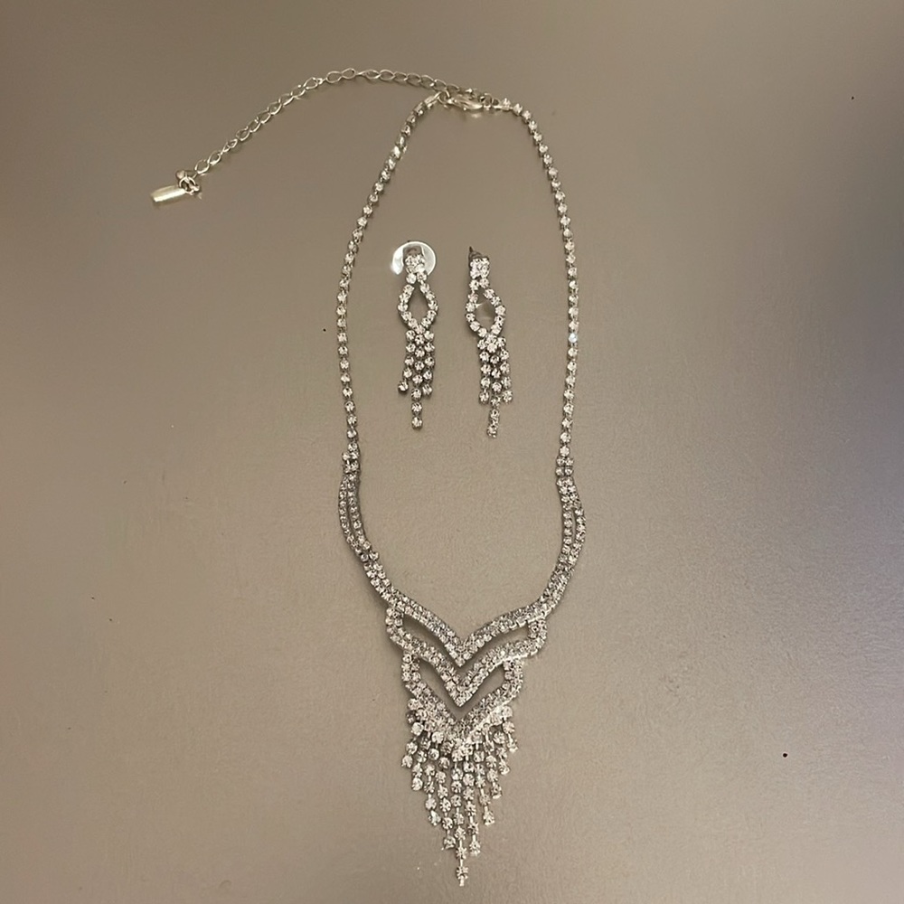 Vintage rhinestone necklace and earring set